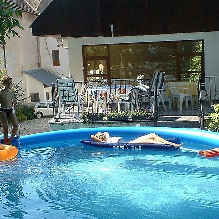 Guesthouse Stefi Rîşnov エクステリア 写真